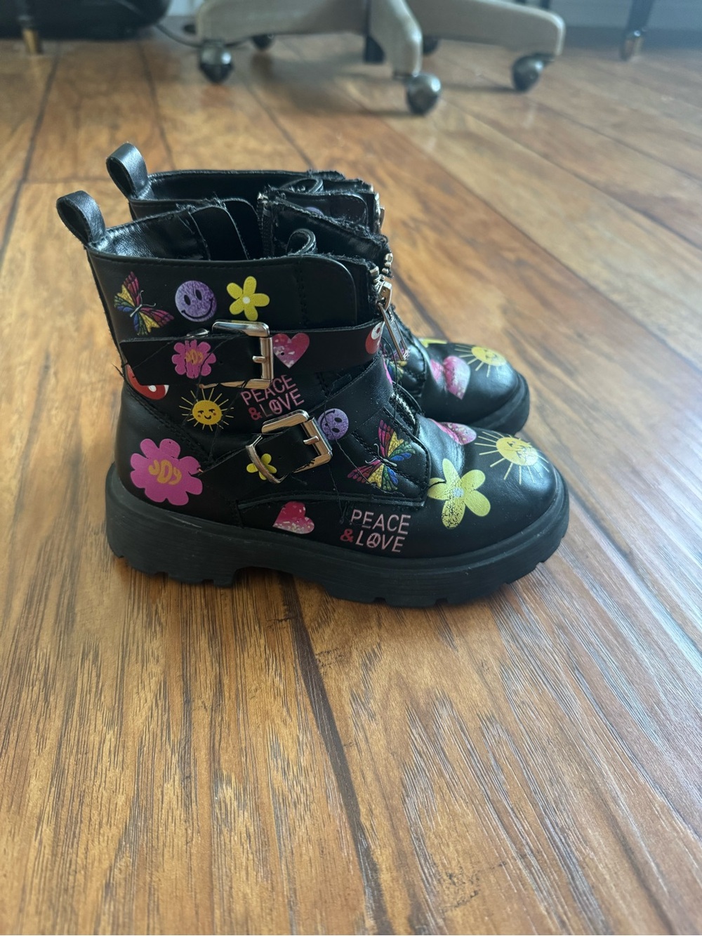 Steve Madden Girls Peace & Love Combat Boots – Size 12 Toddler